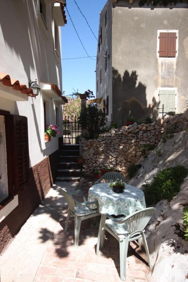 Apartments And Rooms With Parking Space Cunski, Losinj - 2498 Exterior foto