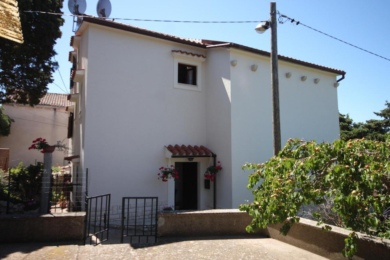 Apartments And Rooms With Parking Space Cunski, Losinj - 2498 Exterior foto